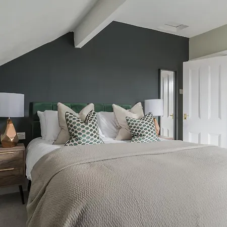 The Gold Vein, Luxury 4br King Bed Holiday home Barrow-in-Furness